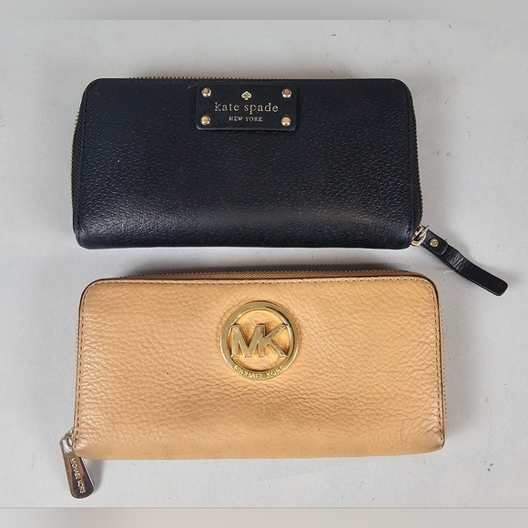 Used designer wallets - Picture 1 of 10